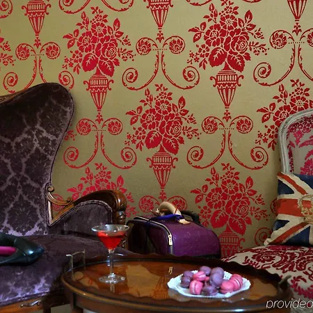 Townhouse Boutique 3*