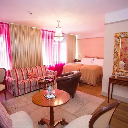 Townhouse Boutique 3*