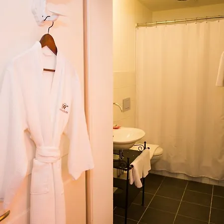 Townhouse Boutique Hotel 3*