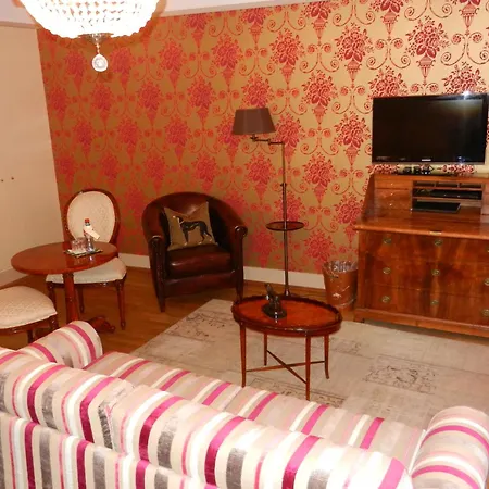 מלון Townhouse Boutique 3*