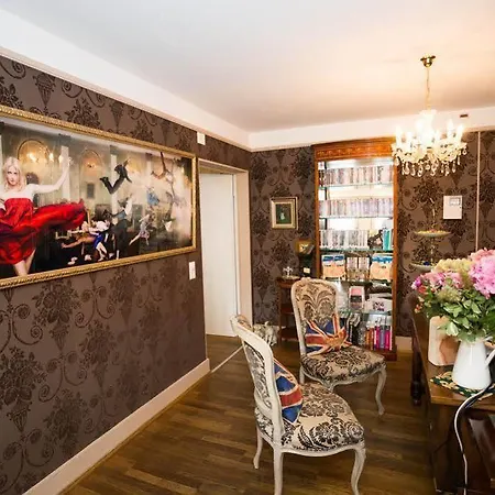 Townhouse Boutique Szálloda