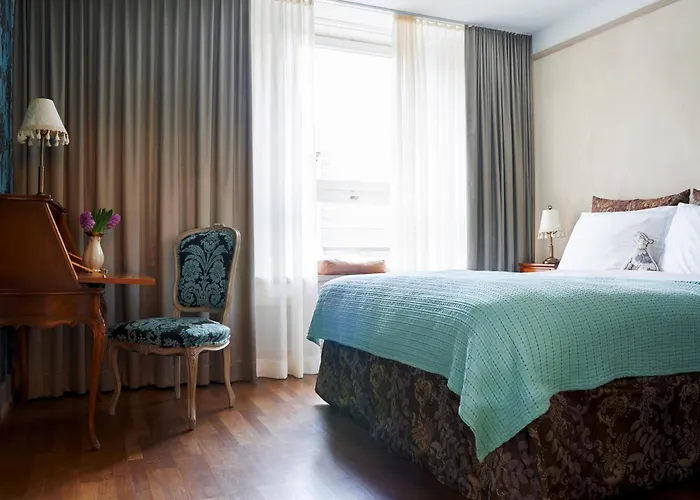 מלון Townhouse Boutique 3*