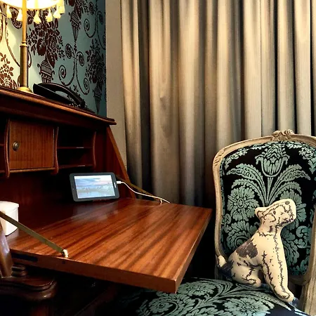 Townhouse Boutique 3*