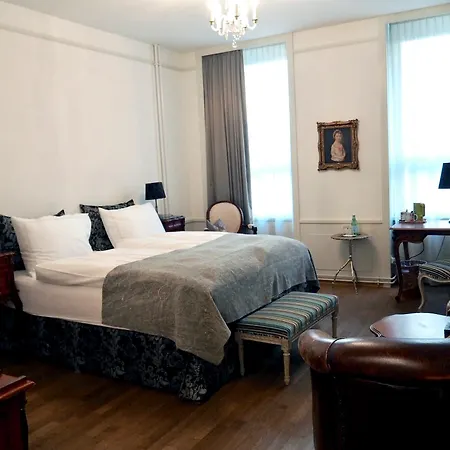 Townhouse Boutique 3*